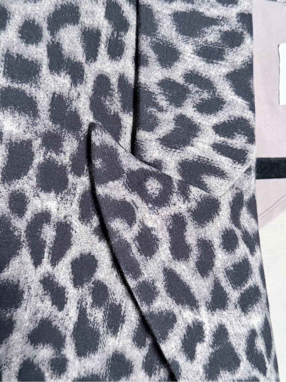 CAbi Leopard Print Blazer Jacket in Black and Tan Sz 2 - Picture 6 of 15